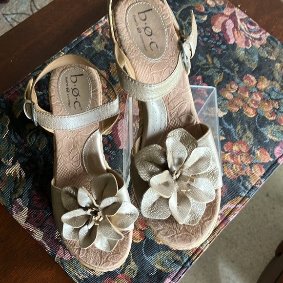 BORN champagne, leather sling back sandals - Picture 10 of 10